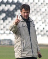 Футбол: Достанич изненадващо напусна "Славия", Альоша Андонов ще води "белите" през пролетта
